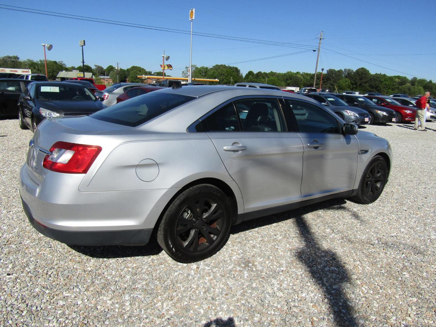 2012 Silver /Gray Ford Taurus (1FAHP2EW7CG) , Automatic transmission, located at 15016 S Hwy 231, Midland City, AL, 36350, (334) 983-3001, 31.306210, -85.495277 - Photo#7